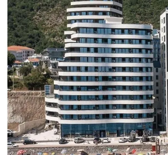 Rafailovici Beachfront Apartment 2