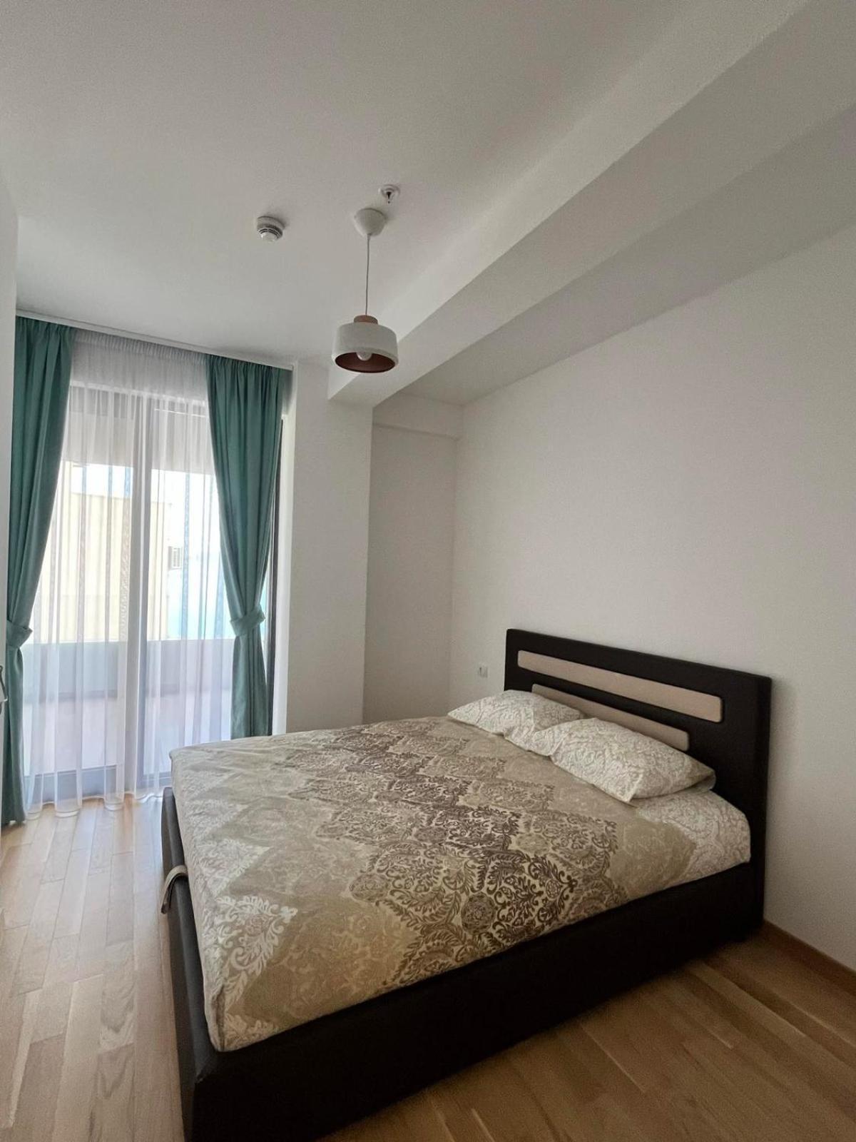 Rafailovici Beachfront 2 Apartment *