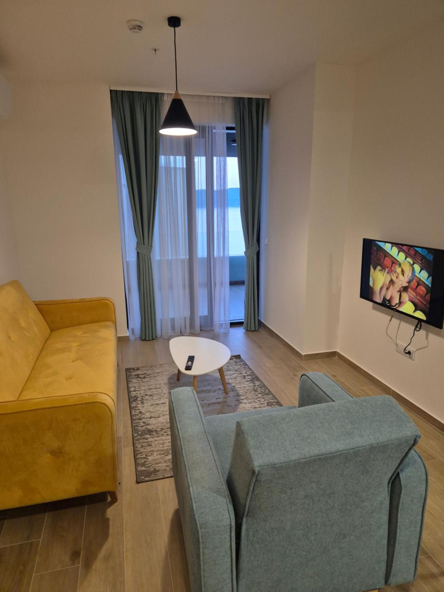 Rafailovici Beachfront 2 * Budva