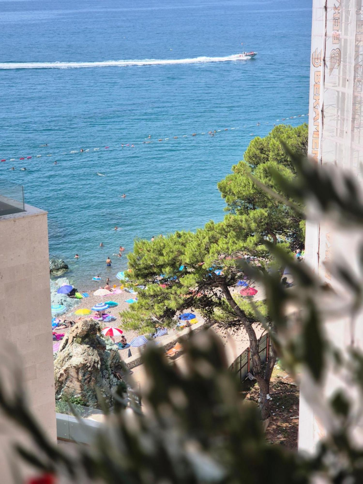Rafailovici Beachfront 2 *