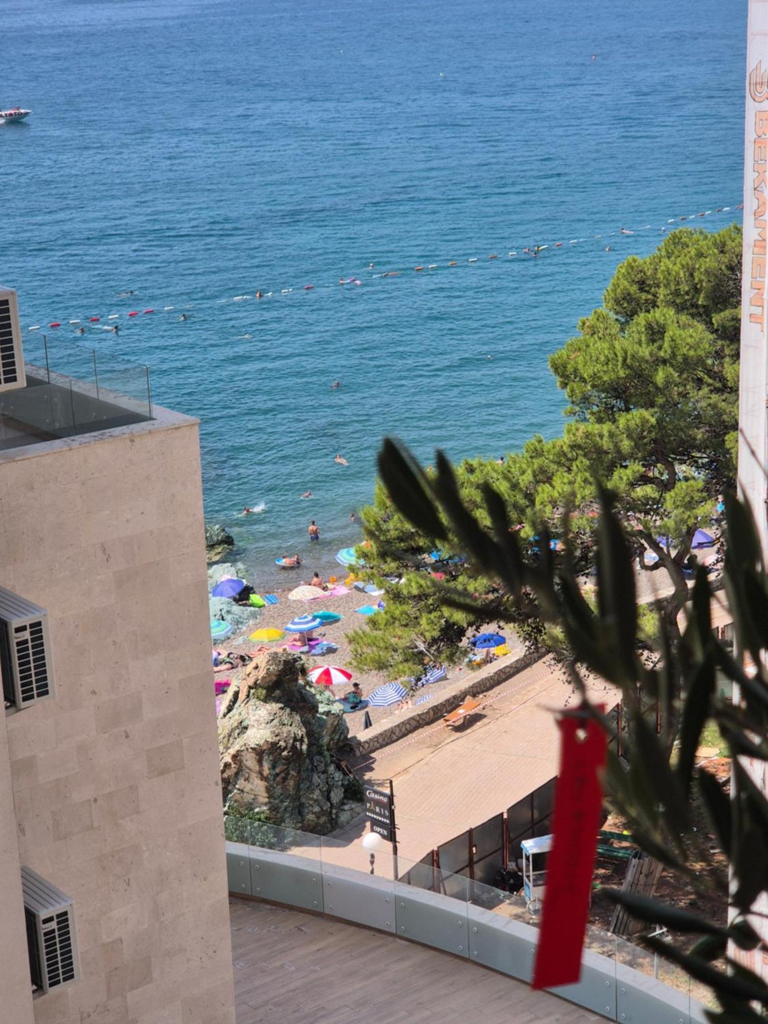 Apartment Rafailovici Beachfront 2